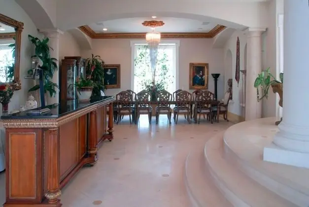Luxury Ev (7 Bedrooms)