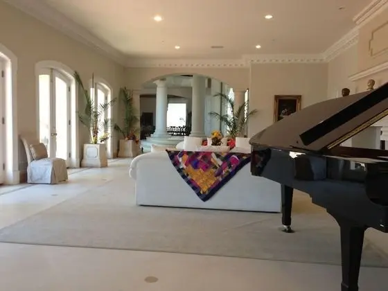 Luxury Ev (7 Bedrooms)