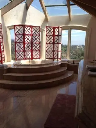 Luxury Ev (7 Bedrooms)