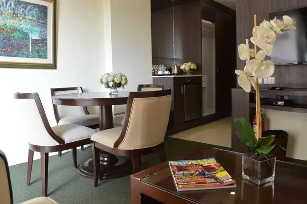 Suit Two Bedrooms