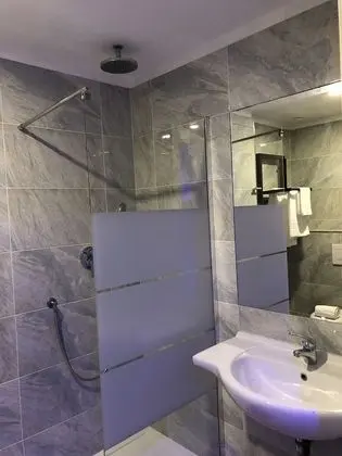 Standard Üç Kişilik Oda, Birden Çok Yatak, Sigara İçilmez