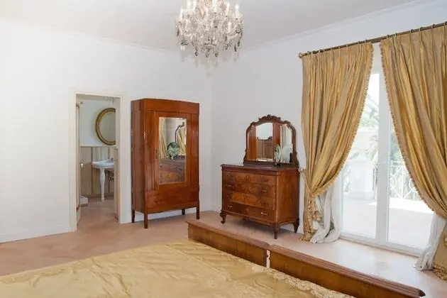 Tek Büyük veya İki Ayrı Yataklı Oda