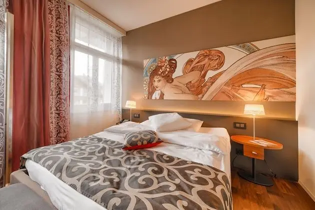 Boutique Queen Room
