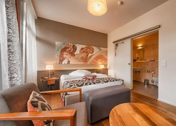 Boutique Queen Room