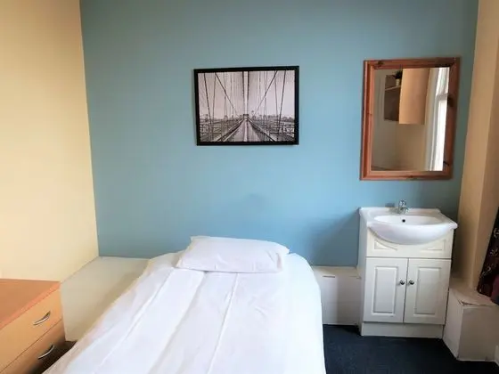 Basic Tek Kişilik Oda, Ortak Banyo
