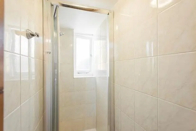 Basic Tek Kişilik Oda, Ortak Banyo