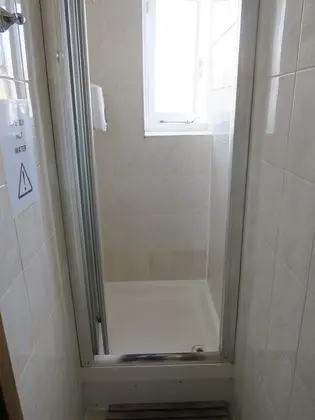Basic Tek Kişilik Oda, Ortak Banyo