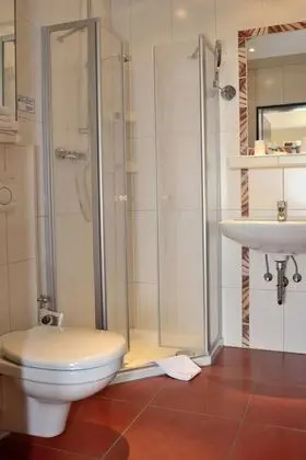 Basic Tek Büyük Yataklı Oda