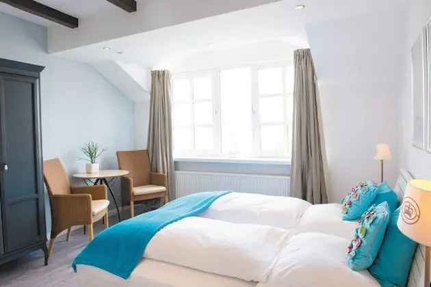 Tek Büyük Yataklı Oda, Balkon, Deniz Manzaralı