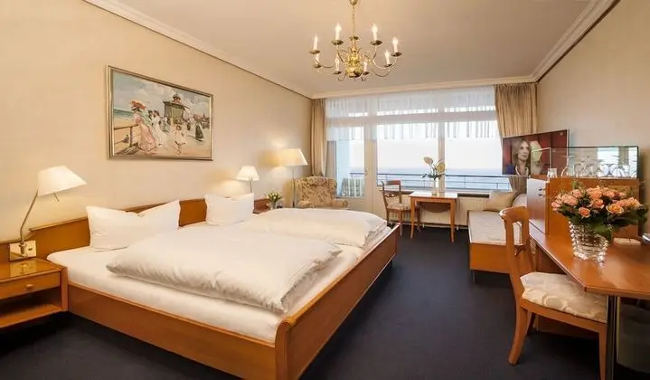 Tek Büyük Yataklı Oda, Balkon, Deniz Manzaralı