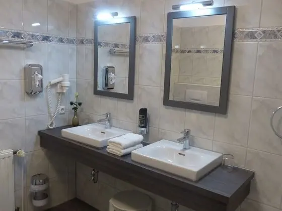 Tek Büyük Yataklı Oda, Balkon