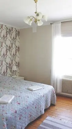 Tek Büyük Yataklı Oda, Ortak Banyo, Göl Manzaralı