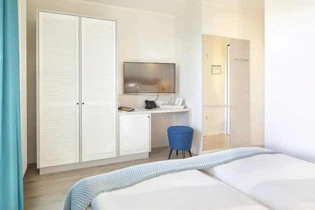 Tek Büyük Yataklı Oda, Deniz Manzaralı (Die Lütten)