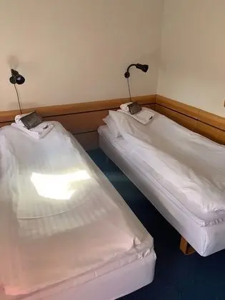 Basic Tek Büyük Yataklı Oda