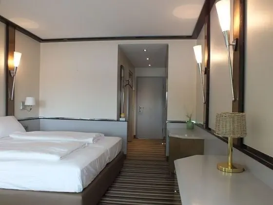 Basic Tek Büyük Yataklı Oda