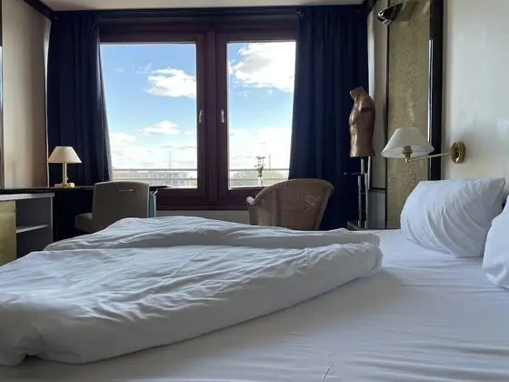 Basic Tek Büyük Yataklı Oda