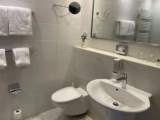 Basic Tek Büyük Yataklı Oda