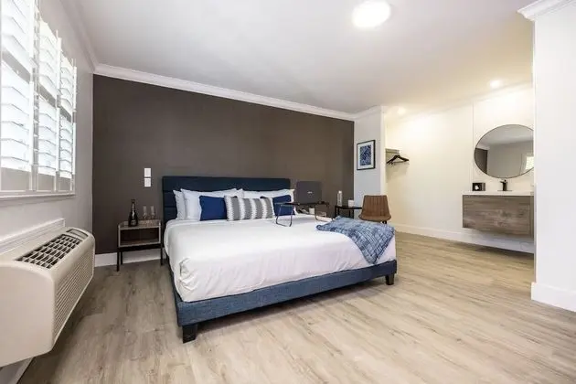 Oda, 1 En Büyük (King) Boy Yatak, Sigara İçilmez, Buzdolabı