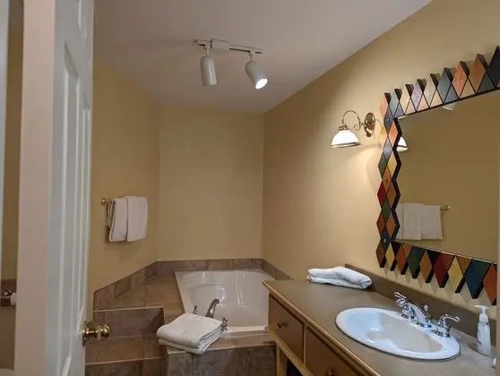 Double Queen Deluxe Room