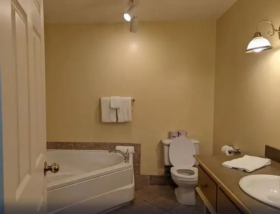 Double Queen Deluxe Room