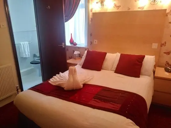 Standard Tek Büyük Yataklı Oda