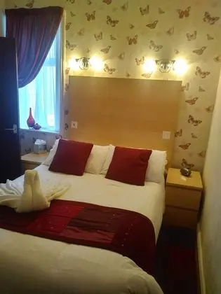 Standard Tek Büyük Yataklı Oda