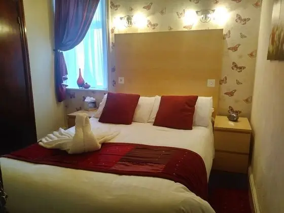 Standard Tek Büyük Yataklı Oda