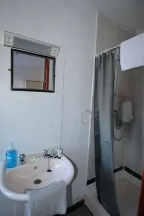 Standard Tek Büyük Yataklı Oda, Banyolu/Duşlu