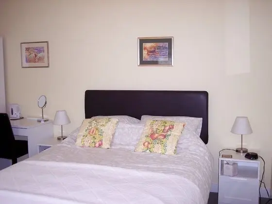 Tek Büyük Yataklı Oda, Banyolu/Duşlu