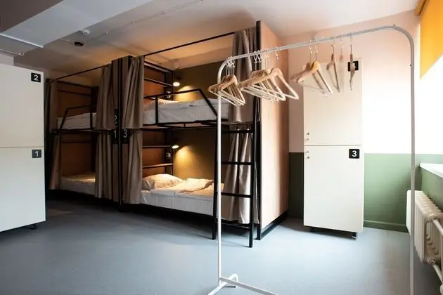 Ortak Ranzalı Oda, Karma Ranzalı Oda