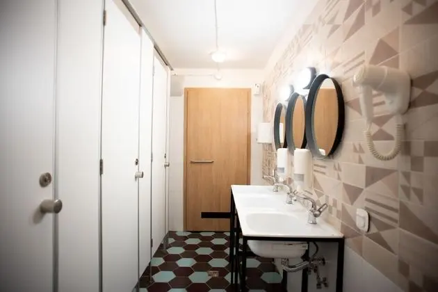 Ortak Ranzalı Oda, Sadece kadınlar için