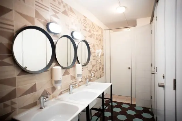 Ortak Ranzalı Oda, Sadece kadınlar için