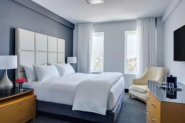 Standard Oda, 1 En Büyük (King) Boy Yatak (One King Bed)
