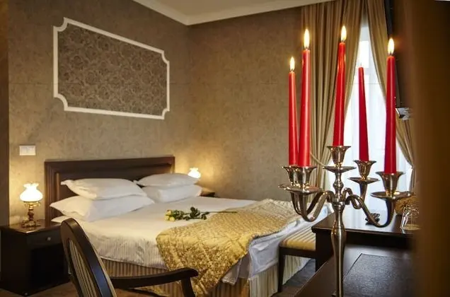 Small Deluxe Room