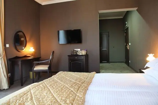 Small Deluxe Room