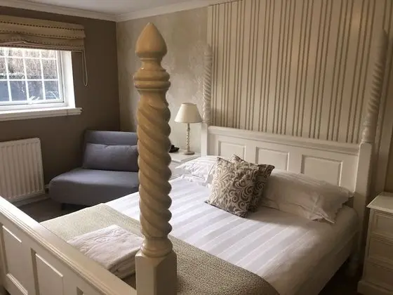 Premium Tek Büyük Yataklı Oda, Banyolu/Duşlu (4 Poster Bed)