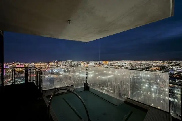 Two-Bedroom Penthouse with Private Jacuzzi