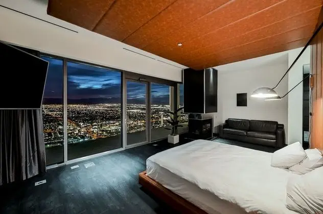 Two-Bedroom Penthouse with Private Jacuzzi