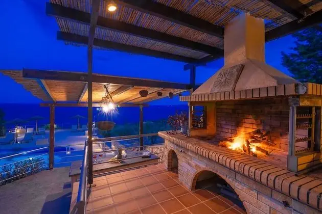 Traditional Villa, 2 Yatak Odası, Havuz Kullanımı, Deniz Manzaralı
