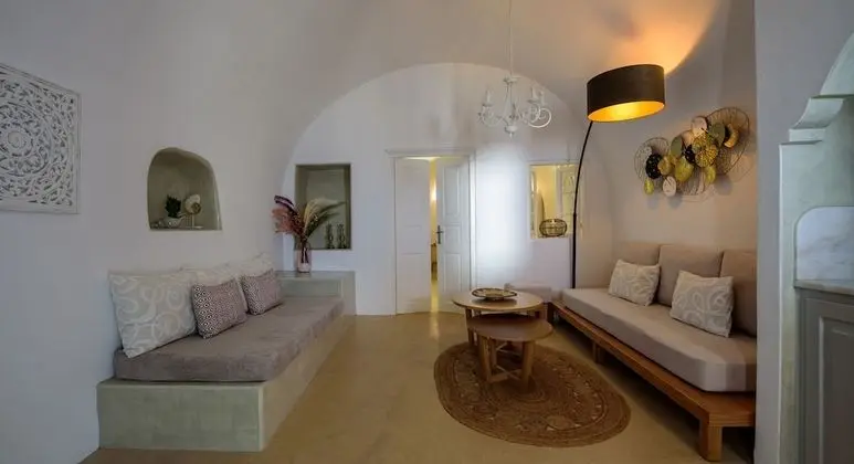 Family Villa (Cave, Caldera View)