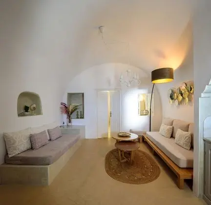 Family Villa (Cave, Caldera View)