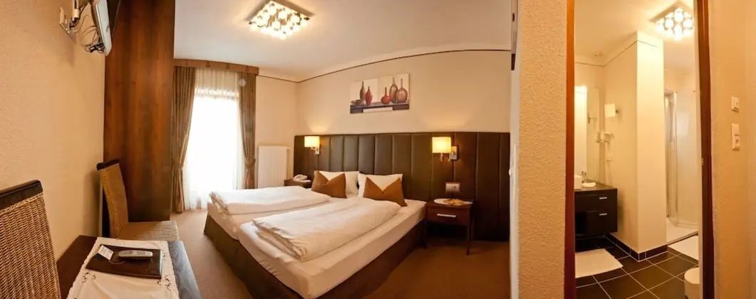 Classic Tek Büyük Yataklı Oda (Arnika)