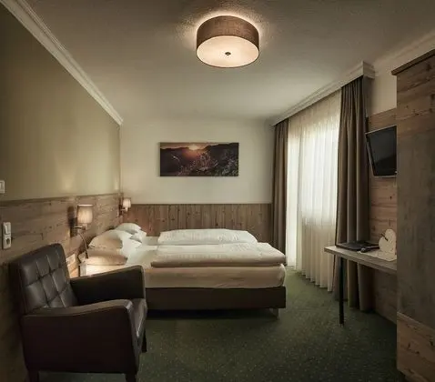 Classic Tek Büyük Yataklı Oda (Arnika)