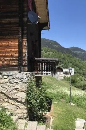 Ev