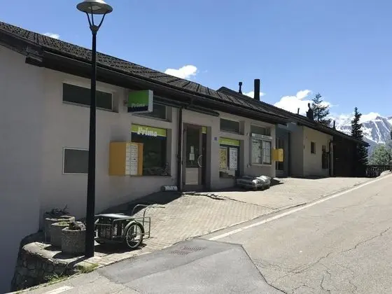 Ev