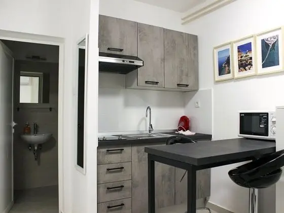 Stüdyo (Studio Apartment with Private Bathroo)