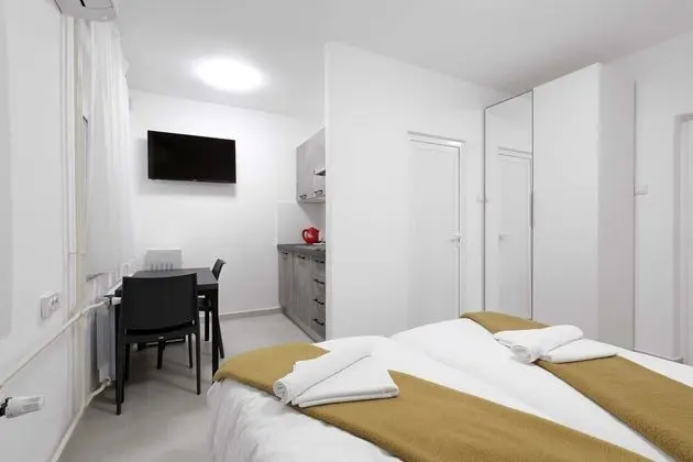 Stüdyo (Studio Apartment with Private Bathroo)
