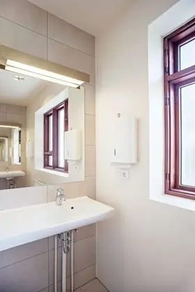 Basic Oda, 2 Tek Kişilik Yatak, Ortak Banyo