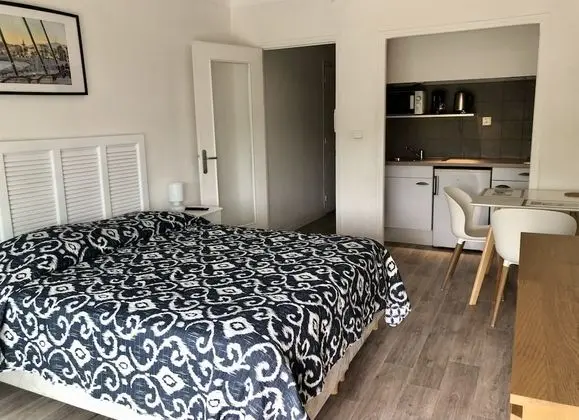 Standard Stüdyo, Şehir Manzaralı