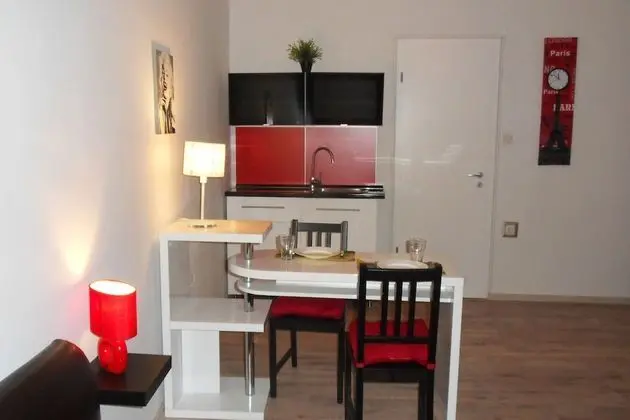 Apart Daire (Red and Black)
